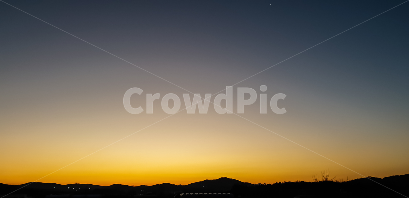 노을,그림자,산,하늘,겨울,자연,풍경,nature,landscape,outdoors,옥외,sky,sunset,일몰,dusk,황혼,dawn,새벽,red sky,붉은 하늘