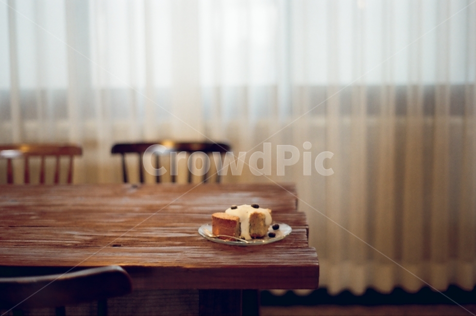 디저트,케이크,음식,실내,카페,dessert,cafe,food,cake,탁자,식탁,커튼,table,desk,curtain