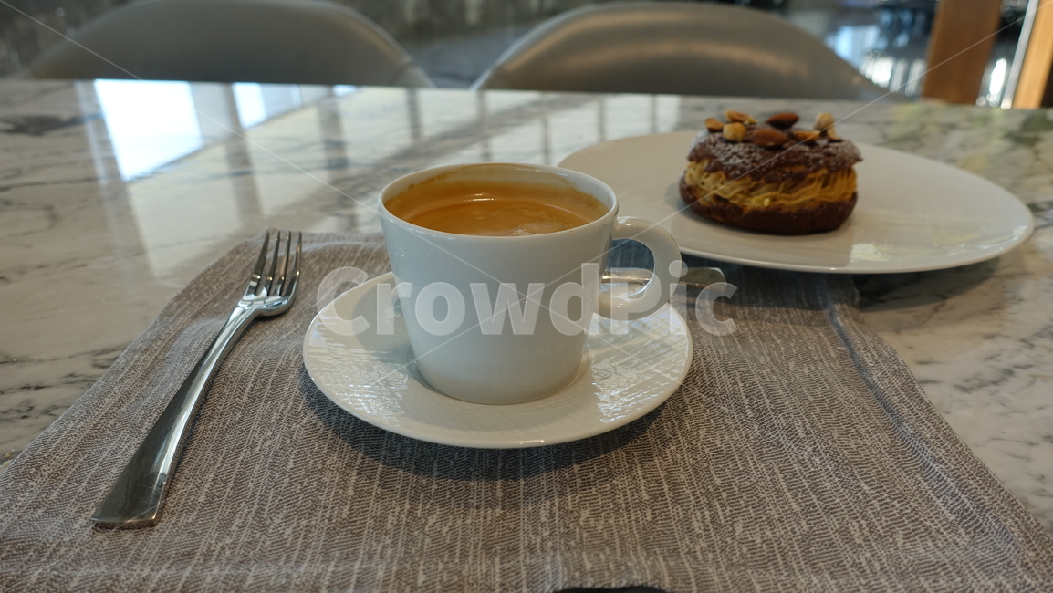 퍼프페이스트리,puff,coffeecup,커피컵,cup,컵,커피,디저트,빵,bread,dessert,coffee,cafe,카페,티타임,브런치