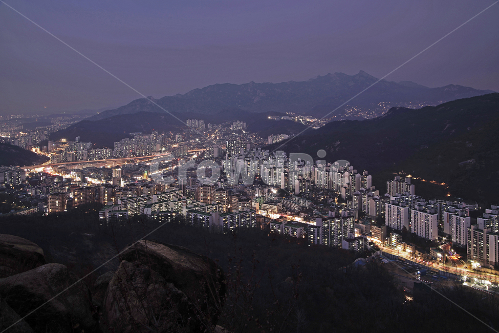 도심풍경,서울,서대문구,안산,아파트,건물,인왕산,홍제동,조명,야경,불빛,도시,풍경,city,landscape,한국도시풍경,한국도시경관,korea cityscape
