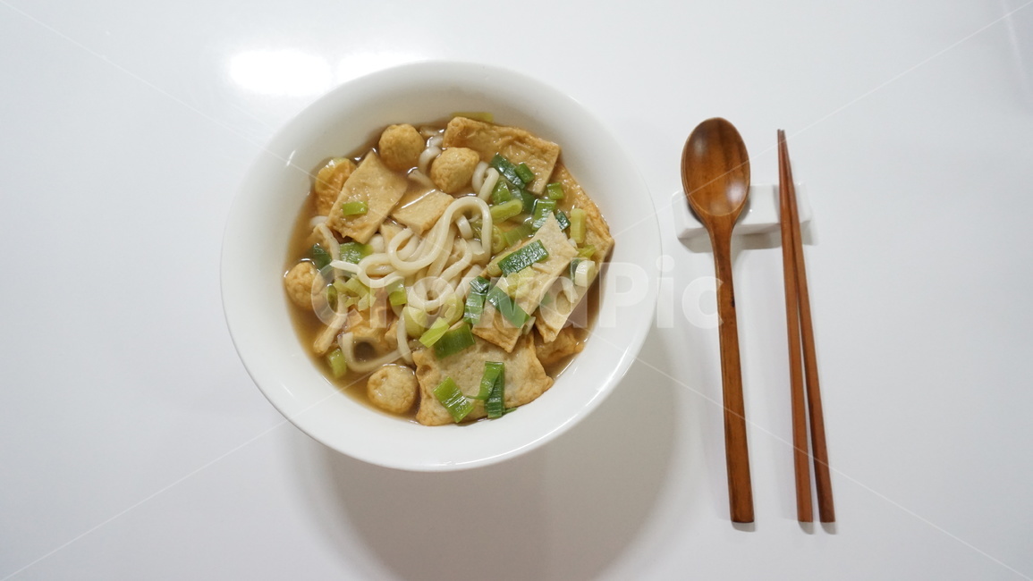 우동,가쓰오우동,겨울,국물,시원함,어묵우동,음식,식재료,요리,food,cook,meal,dishes,food reserves,면류,면요리,noodles