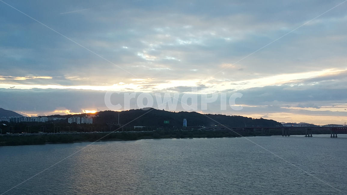 노을,갯벌,산,항구,바다,밀물,구름,하늘,먹구름,섬마을,바닷가,새벽,아침,sun,tidal,mountain,harbor,sea,tide,clouds,sky,cloudy,islandvillage,beach,dawn,morning,자연,풍경,nature,landscape,outdoors,옥외,land,땅,promontory,곶