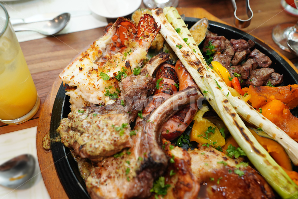 음식,먹방,스테이크,육류,파,고기,외식,식사,안주,소세지,steak,대파,먹거리,푸드,음식,식재료,요리,food,cook,meal,dishes,food reserves,육류,고기,meat,양식,서양음식,서양요리,western food,western dishes,western meal,western cook