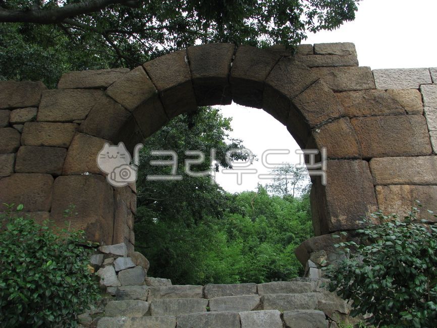충청수영성,성곽,성벽,돌,석축,돌담,벽,stonewall,수영성,fortress,오천성,stonefortress,서문,문,door,망화문,홍예,아치,아치건물,아치건축,architecture,wall