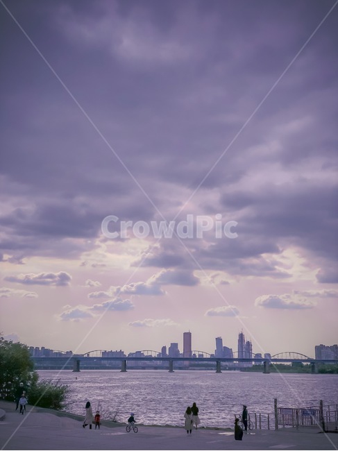 한강,보라색,하늘,날씨,자연,색감,감성,구름,강,사람,서울,도시,풍경,city,landscape,한국도시풍경,한국도시경관,korea cityscape,nature,weather,outdoors,옥외