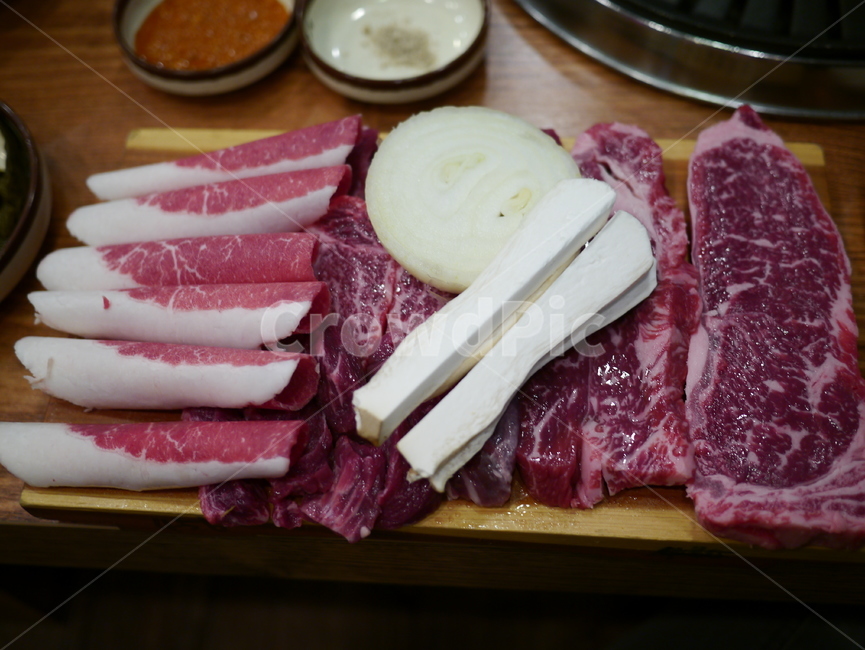 한우,소고기,차돌박이,등심,꽃등심,새송이버섯,한식,음식,식재료,요리,food,cook,meal,dishes,food reserves,육류,고기,meat