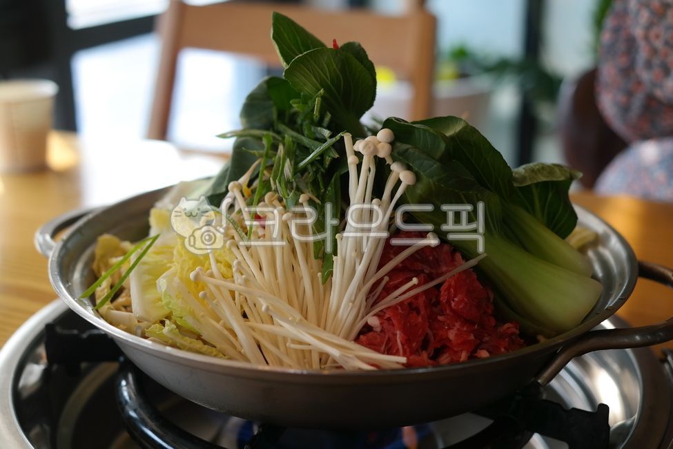 전골,소고기,소불고기,소불고기전골,양념,음식,요리,불고기,한식,한국음식,한국요리,육류,메뉴,불고기전골,채소,야채,버섯,청경채,레시피