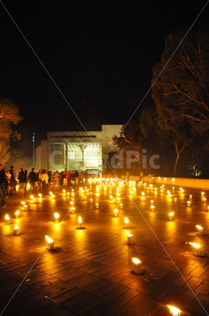 호주,빛축제,수도,캔버라,촛불,사람들,australia,enlighten,light,festival,canberra,people,candles,야경,밤,풍경,nightscape,night,landscape,해외,외국,세계,foreign,oversea,world,축제,행사,festival,carnival,event,사람,인물,인간,human,person