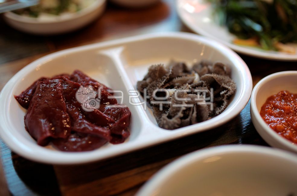 간,천엽,처녑,간천엽,간처녑,곱창집,소내장,반찬