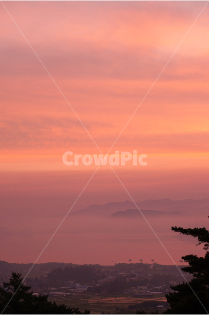 일출,여명,새벽,풍경,하늘,구름,자연,풍경,nature,landscape,색깔,색상,색채,색감,color sense,color sensitivity,feeling of color,outdoors,옥외