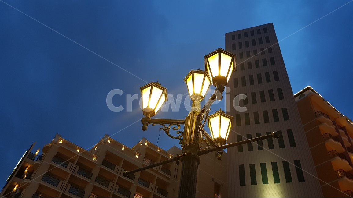 야경,가로등,관광,관광지,호텔,리조트,콘도,이국적,nightview,night,야경,밤,풍경,nightscape,night,landscape,건축물,건물외관,exterior,building,structure,architecture,construction,lamp post,램프 포스트