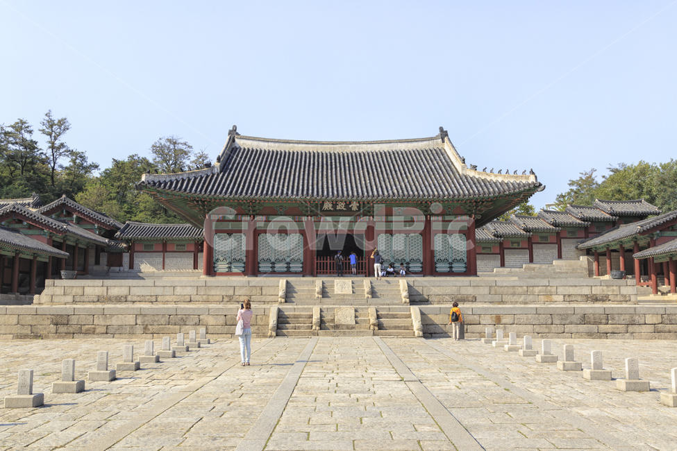 궁,가을,경희궁,건물,옛,한국전통,한국문화,korean traditional,korean culture,랜드마크,landmark,tourist attraction,한국랜드마크,한국관광지,한국명소,korea landmark,korea tourist attraction,사람들,대중,군중,other people,crowd,건축물,건물외관,exterior,building,structure,architecture,construction
