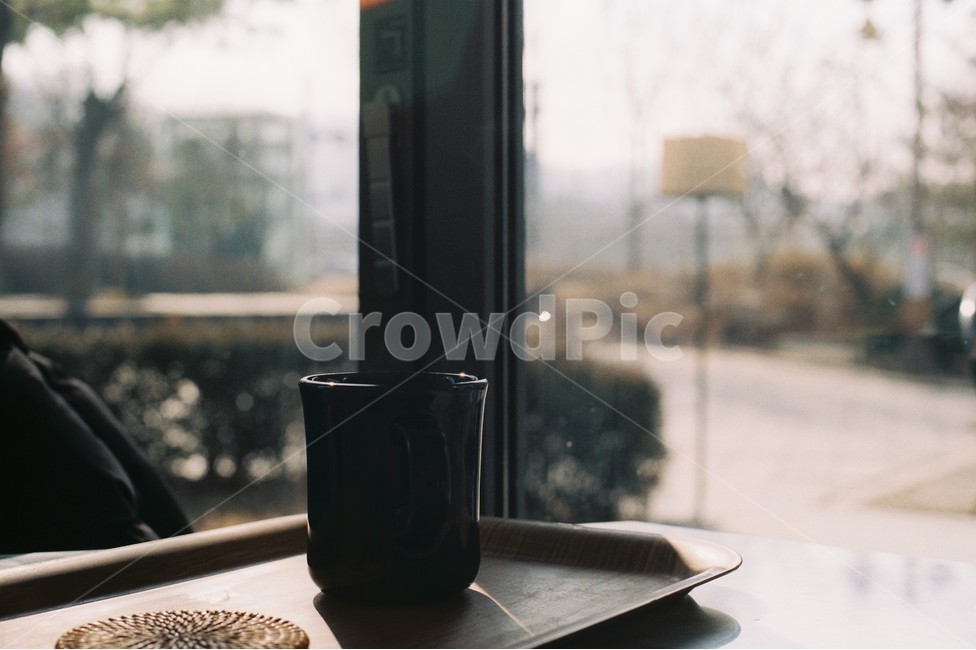 통유리,카페,커피,머그컵,카페감성,여유,커피,카페,coffee,cafe,감성,sensible,feeling