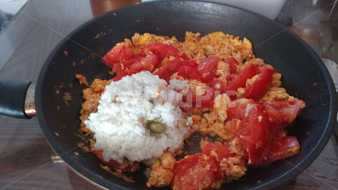 계란,토마토,볶음밥,찬밥,후라이,저녁식사