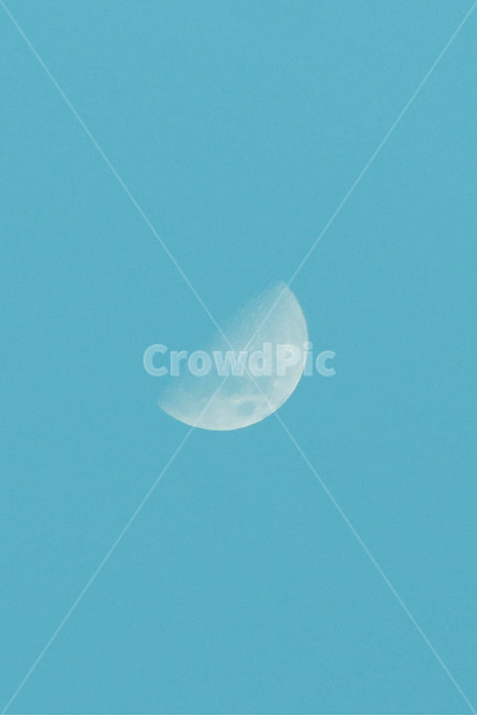 nature,달,자연,night,밤,outdoors,옥외,천문학,moon,astronomy,outerspace,대기권밖,space,공간,universe,우주,반달,sky,하늘,야경,밤,풍경,nightscape,night,landscape,outer space,대기권 밖