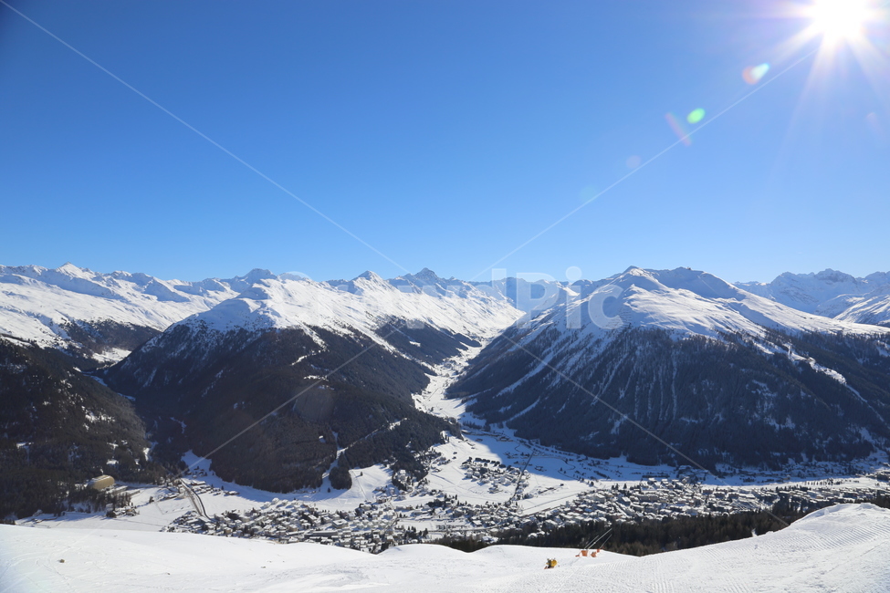 스위스,swiss,산,mountian,sky,하늘,swizerland,snow,눈,설경,마을,village,town,landscape,다보스,davos,겨울,계절,winter,season,자연,풍경,nature,landscape,시골,마을,country,rural,town,해외,외국,세계,foreign,oversea,world,세계자연풍경,해외자연풍경,외국자연풍경,world nature landscape,outdoors,옥외,mountain,ice,빙