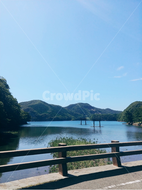 대마도,쓰시마섬,낮은산,언덕,호수,자연,풍경,nature,landscape,water,물,railing,난간
