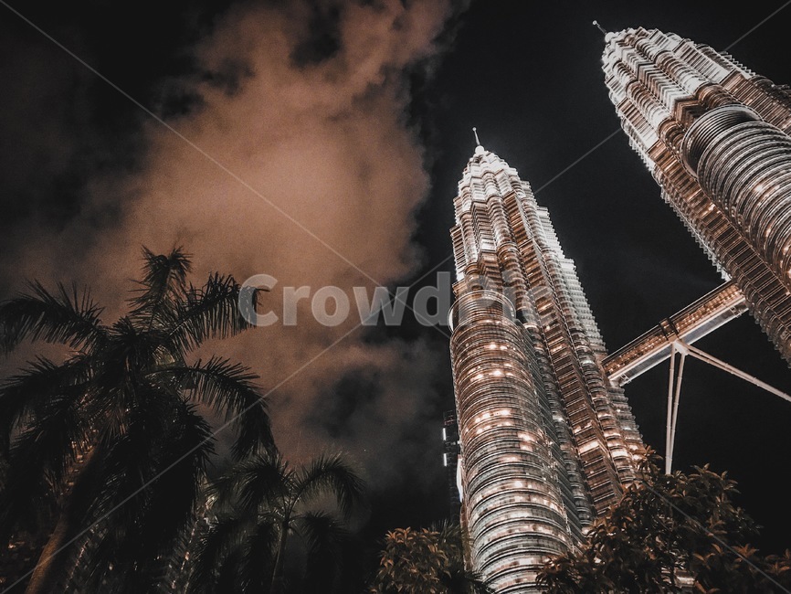 petronastwintower,말레이시아,쿠알라룸푸르,kualalumpur,야경,spire,첨탑,architecture,건축물,뾰족한탑,tower,탑,building,건물,야경,밤,풍경,nightscape,night,landscape,랜드마크,landmark,tourist attraction,해외,외국,세계,foreign,oversea,world,세계랜드마크,해외랜드마크,외국랜드마크,world landmark,world tourist attraction,steeple,뾰족한 탑