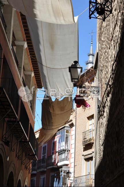 town,city,dome,southern spain,building,Spain,small european town,urban,small town in spain,road,European alley,Near Madrid,close,architecture,toledo