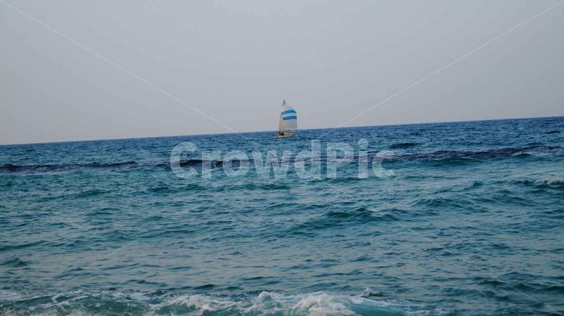 바다,배,물결,푸름,하늘,자연,풍경,nature,landscape,vehicle,차량,transportation,교통,watercraft,선박,boat,보트,adventure,모험,leisure activities,레저 활동