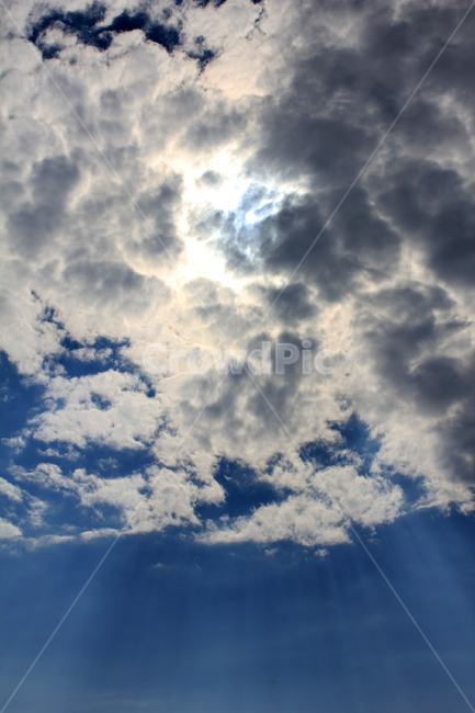 하늘,구름,먹구름,햇살,구름속태양,외국하늘,자연,풍경,nature,landscape,outdoors,옥외,sky,cloud,weather,날씨,cumulus,적운