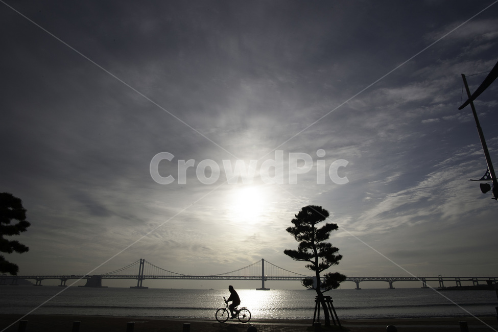 부산,감성,광안리,바다,광안교,랜드마크,landmark,tourist attraction,한국랜드마크,한국관광지,한국명소,korea landmark,korea tourist attraction,사람,인물,인간,human,person,인물실루엣,사람실루엣,character silhouette,human silhouette