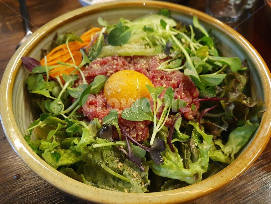 비빔밥,육회비빔밥,한국음식,채소,신선함