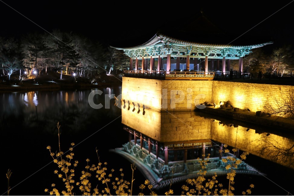 night view,night view attractions,Anapji Pond,tourist destination,Donggung Palace and Wolji Pond,Spring,Gyeongju