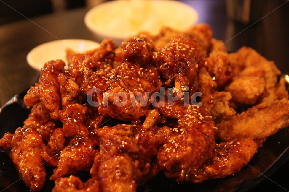 Seasoned Chicken,chicken,Fried Chicken,Korean food,Korean,half and half chicken,food