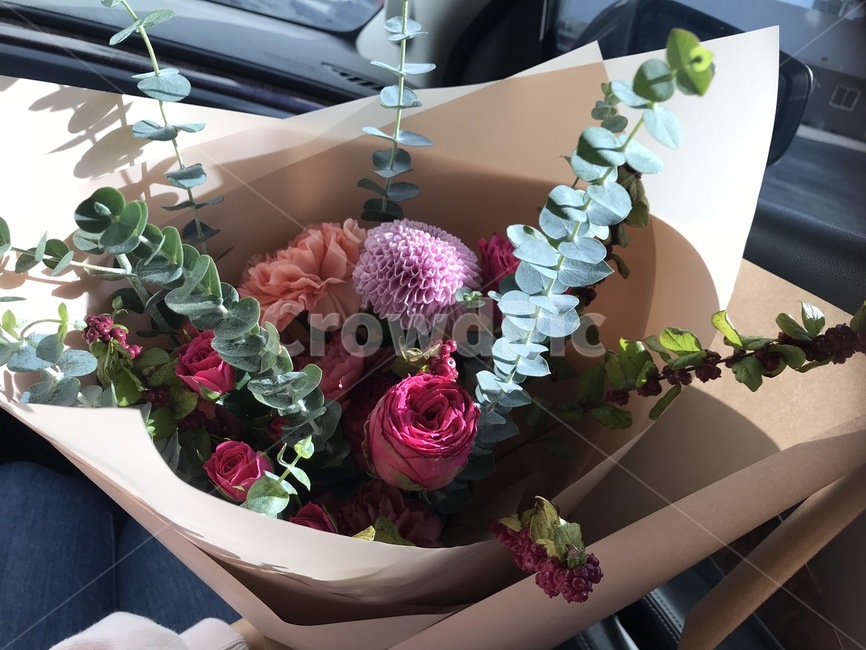 꽃,꽃다발,생일,생일선물,여자친구,커플,로맨틱,장미,유칼립투스,flowers,bouquet,roses,couple,romentic,love,birthday,anniversary