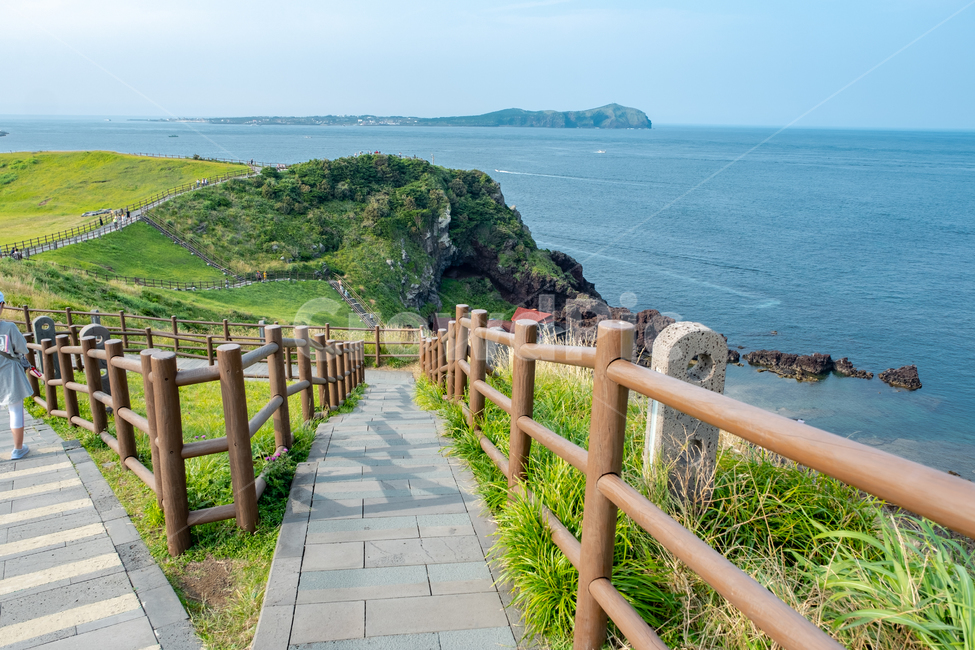 제주,제주도,성산일출봉,풍경,아름다운풍경,바다,섬,nature,land,jeju,경치,자연,올레길,산책길,울타리,길,난간,언덕,자연,풍경,nature,landscape,제주도,jeju,jeju island,handrail,banister,railing