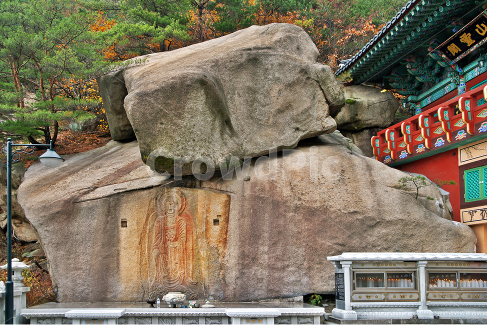 마애여래입상,마애불,삼천사,보물제657호,돋을새김,바위,고려시대