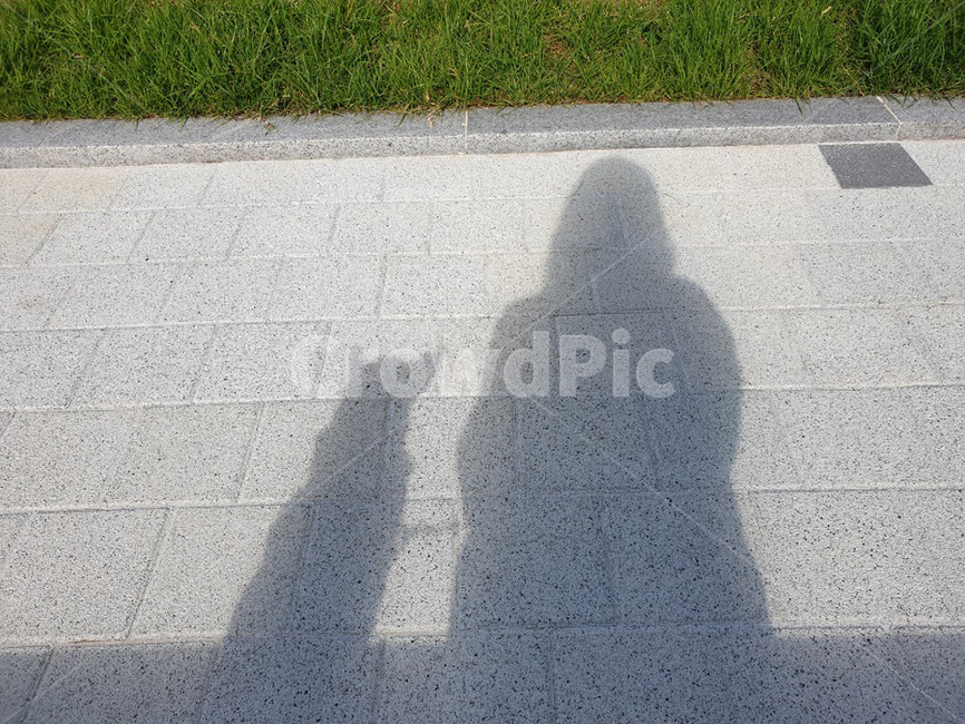 그림자,앉은모습,dog,puppy,puppysshadow,puppyshadow,강아지,주인,강아지그림자,친구,반려견,기다림