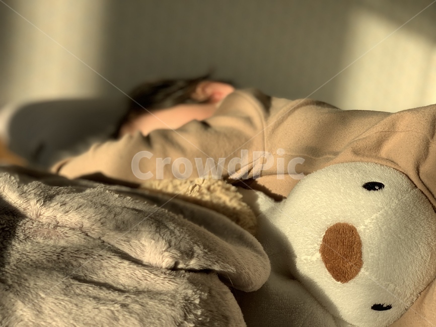 낮잠,아기,오후,인형,애착인형,사람,인물,인간,human,person,어린이,어린아이,child,children,kid