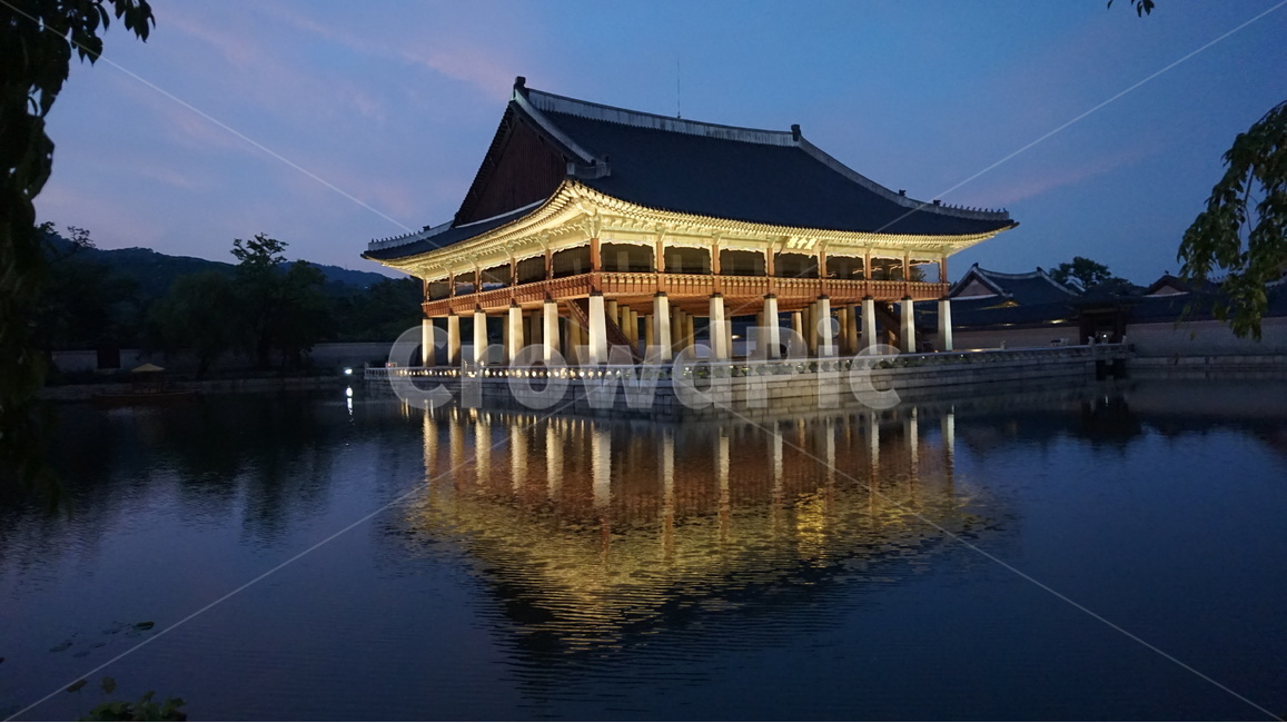 한국,한국전통,전통,경복궁,야간궁,야간경복궁,경복궁석양,아름다운석양,풍경,석양풍경,석양,경회루,야간경회루,자연,풍경,nature,landscape,한국자연풍경,한국자연경관,korea nature landscape,야경,밤,nightscape,night,한국전통,한국문화,korean traditional,korean culture,랜드마크,landmark,tourist attraction,한국랜드마크,한국관광지,한국명소,korea landmark,korea tourist attraction