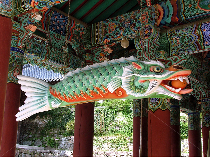 wooden fish,Consciousness,Sutra chanting,fish,crippled,tree,room,Buddhist objects