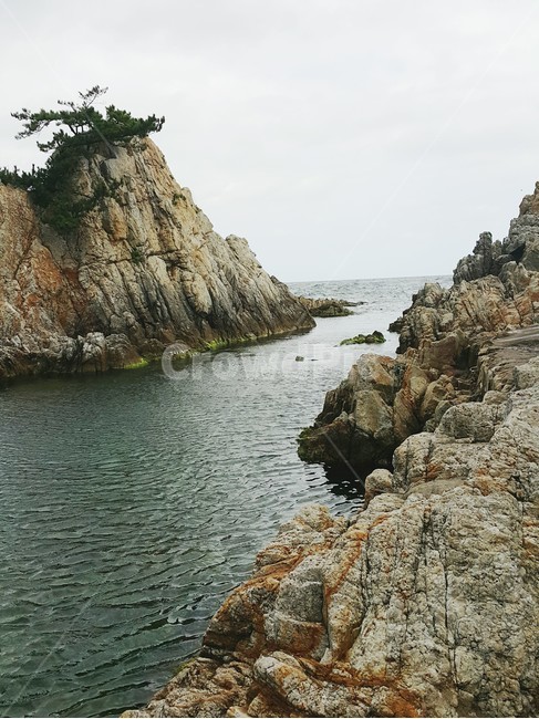 바다,바위,파도,바람,하늘,파란하늘,파란바다,nature,돌,stone,sea,풀,자연,풍경,nature,landscape,promontory,곶,outdoors,옥외,cliff,낭떠러지