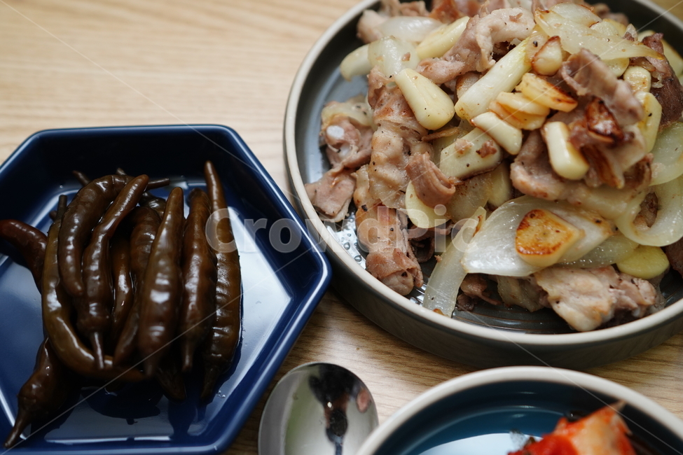 반찬,음식,요리,고기,육류,한식,돼지고기,볶음,식사,술안주,먹거리,육식,접시