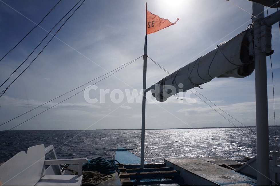 깃발,watercraft,선박,vehicle,transportation,교통,항해,주황색깃발,바다,배