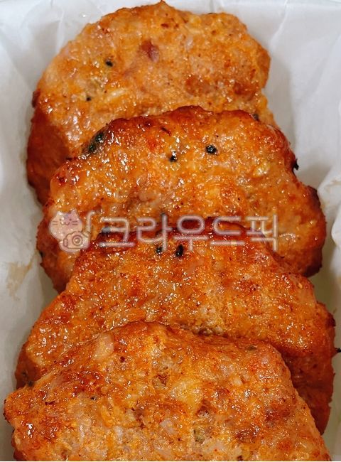 Spicy,paper foil,cook,packaging,pork,Tteokgalbi,food,pig,meal,dish,meat,ingredients,cooking,Spicy rice cake ribs