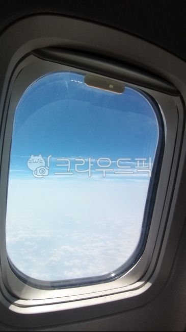 cloud,sky,airplane window,window