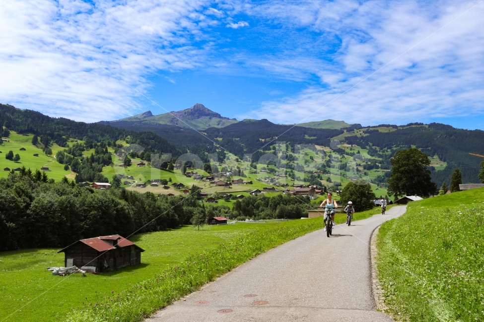 스위스,그린델발트,Swiss,Switzerland,Grindelwald,풍경사진,자전거,자연,자연사진,자연,풍경,nature,landscape,시골,마을,country,rural,town,사람,인물,인간,human,person,스포츠,레저,운동,sports,leisure,exercise,건강,헬스웨어,헬스케어,healthware,health care,outdoors,옥외