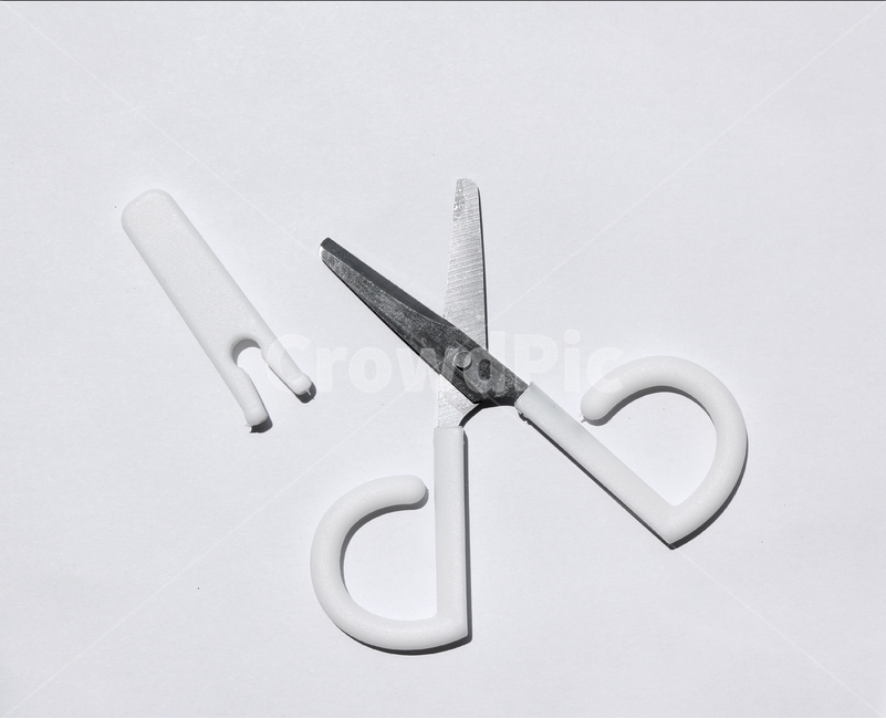 scissors,가위,도구,문구류,금속,문구,blade,clippers,closeup,cut,cutter,handle,metal,nobody,object,pair,sharp,silver,single,stainless,steel,tailor,tool,white,용품,물건,사물,흰색,화이트,하얀색,뚜껑,손잡이,사물,물건,오브젝트,thing,object,matter,누끼,remove background