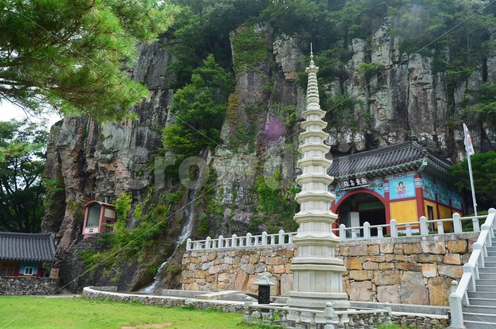 일봉사,사리탑,염불,스님,비구니,한국전통,한국문화,korean traditional,korean culture,종교,신앙,religion,belief,faith