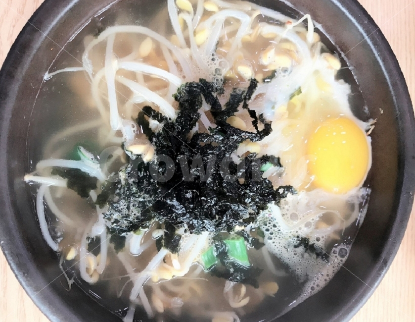 KOREAFOOD,콩나물국밥,전주,한국,국물,뜨거운,뚝배기,hot,soup,korea,음식,식재료,요리,food,cook,meal,dishes,food reserves,한식,한국음식,한국요리,korean food,korean dishes,korean meal,korean cook