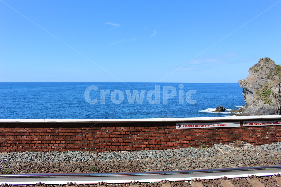 유럽,바다,기찻길,이탈리아,푸른바다