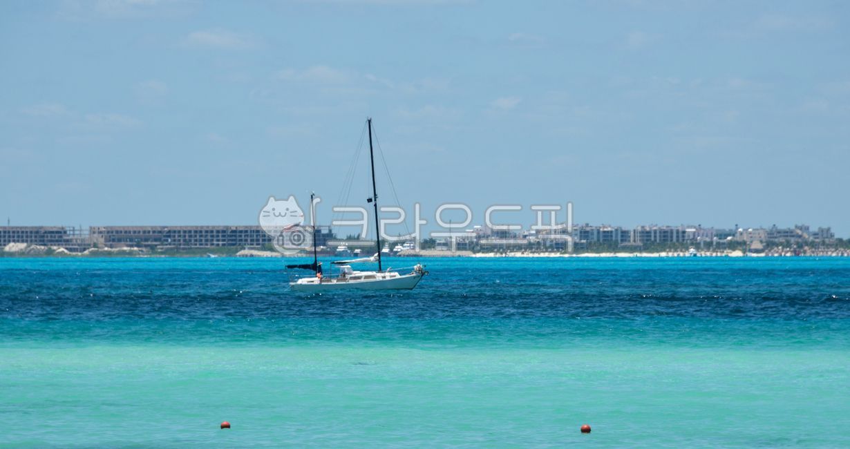 sailboat,watercraft,water,boat,transportation,tropical,yacht,ocean,cancun,Emerald,tropics,transit,waterfront,Mexico,Ship