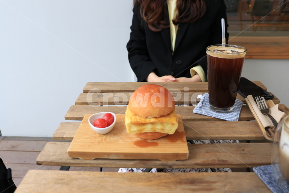 브런치,아메리카노,샌드위치,맛있는빵,한남동카페