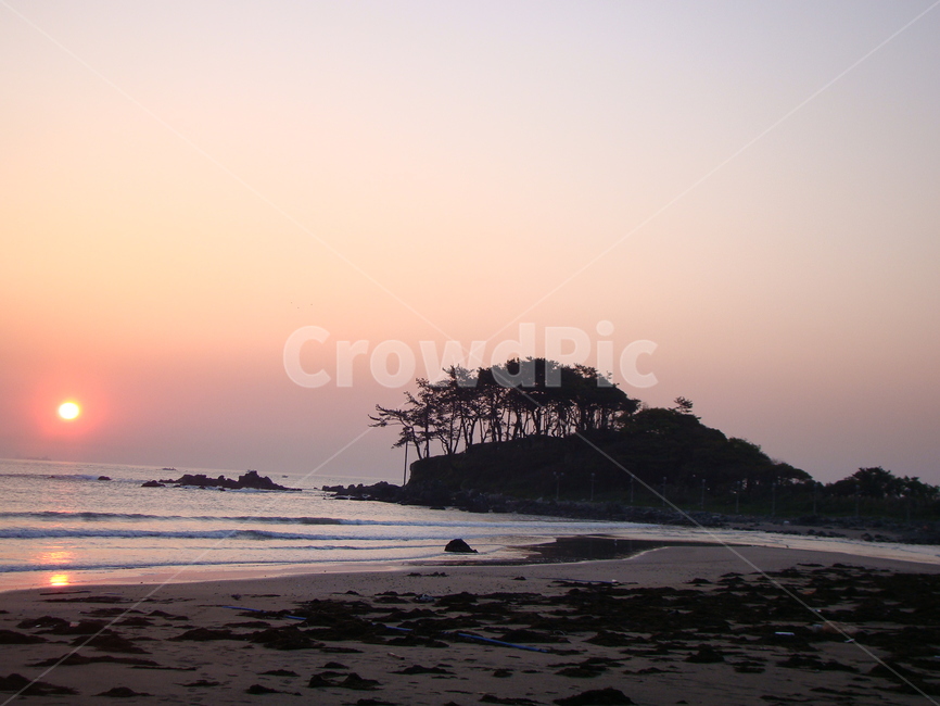 nature,자연,outdoors,옥외,water,물,shoreline,해안선,sea,바다,ocean,대양,sunset,일몰,redsky,붉은하늘,dawn,새벽,sky,하늘,dusk,황혼