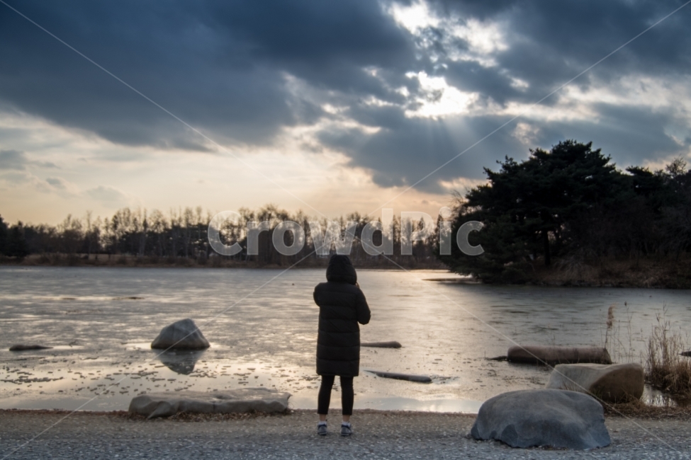 호수공원,호수,겨울호수,겨울,공원,겨울공원,풍경,자연,풍경,nature,landscape,사람,인물,인간,human,person,여행,휴가,traveling,vacation,trip